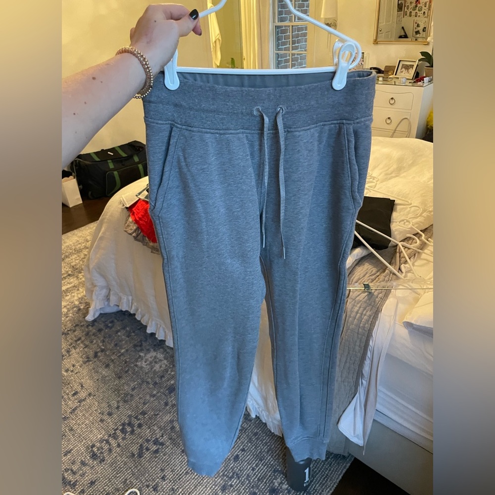 Lululemon Women’s Sweatpants in grey